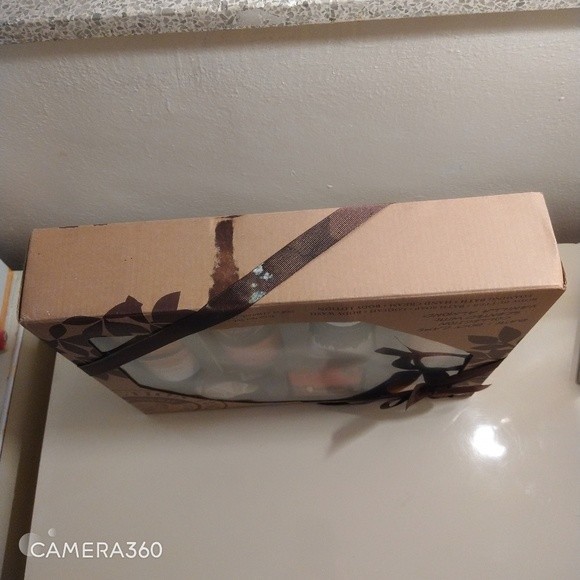 Tuscan Hills Vanilla Almond 7-Piece Spa Set DAMAGED BOX - Picture 5 of 9